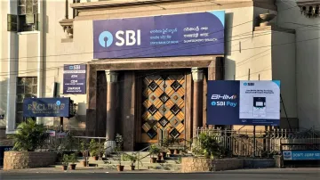 BEWARE SBI Customers,SBI Loan Finance Ltd fake loan offers in order to scam - India TV Paisa