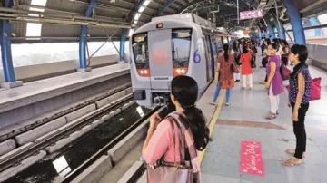 दिल्ली मेट्रो ने लॉकडाउन के लिए अपनी परिचालन योजना को संशोधित किया, ट्रेनों के फेरे बढ़ाये- India TV Hindi