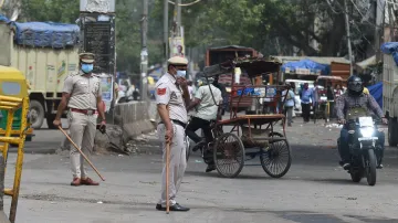 <p>हुक्काबार पर पुलिस...- India TV Hindi