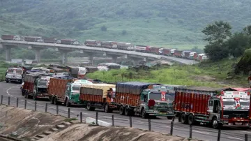 घबराहट में खरीदारी नहीं करें लोग, जरूरी वस्तुओं की उपलब्धता सुनिश्चित करें राज्य: केन्द्र सरकार- India TV Paisa