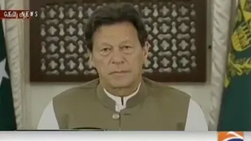 पाकिस्तान में लोग इमरान खान से मांग रहे हैं घबराने की इजाजत- India TV Hindi