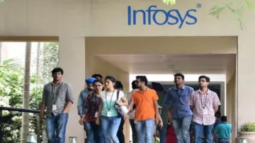 Infosys approves Rs 9,200-cr buyback offer, net profit rises 17.5 pc to Rs 5,076 crore in March qtr- India TV Paisa
