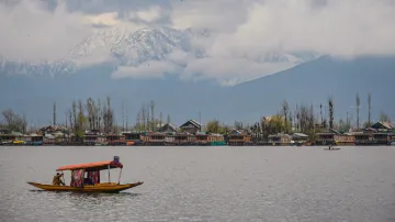 Dal Lake in Srinagar.- India TV Hindi