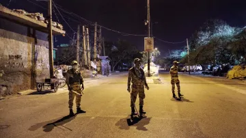 कर्नाटक में कोविड-19 को रोकने के लिए 10 से 20 अप्रैल तक रात्रिकालीन कर्फ्यू लागू- India TV Hindi
