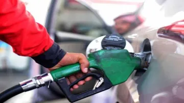Petrol diesel Prices cut by up to 2.5pc in pakistan- India TV Paisa