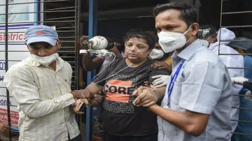 coronavirus mumbai ground report मुंबई में बेहद बुरे हालात! 48 से 72 घंटे में आ रही कोविड रिपोर्ट, म- India TV Hindi