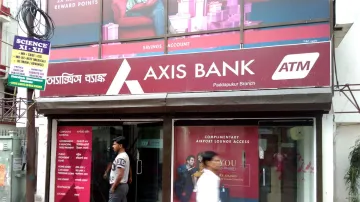 <p>Axis Bank में महंगा हुआ...- India TV Paisa