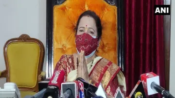 Mumbai mayor kishori pednekar requests with folded hands to wear double mask Coronavirus: हाथ जोड़कर- India TV Hindi