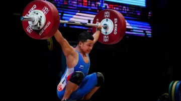 Weightlifter Jeremy Lalrinnunga hopes for Olympic berth despite injury- India TV Hindi