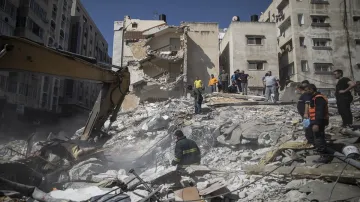 Israel attack on Gaza City Palestine air strike on buildings इजराइल ने गाजा सिटी पर फिर से भीषण हवाई- India TV Hindi