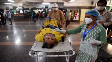 दिल्ली में 24 घंटे में कोरोना के 20 हजार से ज्यादा मामले आए, 332 और मरीजों की मौत- India TV Hindi