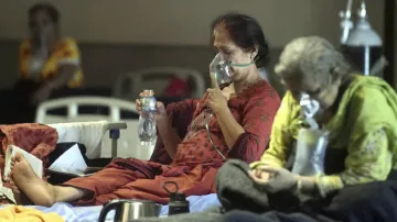 Delhi Oxygen Crisis: ऑक्सीजन की कमी के कारण दिल्ली के बत्रा अस्पताल में एक डॉक्टर समेत 12 की मौत- India TV Hindi