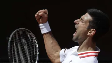 Italian Open: Novak Djokovic reaches semifinal after defeating Stefanos Tsitsipas - India TV Hindi