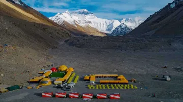 China Cancels Everest Climbs, China Cancels Everest, China Everest Coronavirus- India TV Hindi
