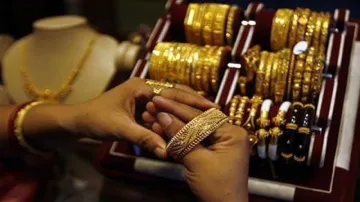 gold rate today 5 may 2021 big fall check new rate list- India TV Paisa