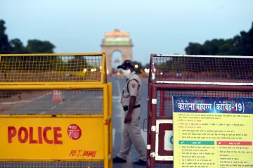 Lockdown in Delhi Extended Delhi Metro services stopped Lockdown in Delhi: दिल्ली में हफ्तेभर के लिए- India TV Hindi
