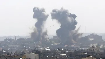 इजराइल ने संघर्ष विराम प्रयासों के बावजूद गाजा में जमीनी हमले की धमकी दी- India TV Hindi