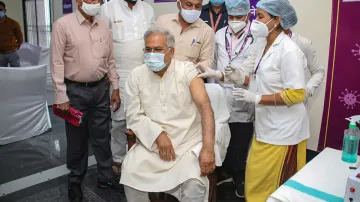 छत्तीसगढ़: CM बघेल ने केंद्र से मांगी पर्याप्त कोरोना वैक्सीन, PM मोदी से फोन पर की बात- India TV Hindi