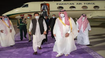 Saudi Arabia announces over 100 projects for cash-strapped Pakistan during Imran’s visit- India TV Paisa
