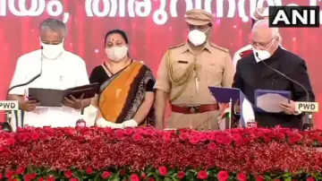 Pinarayi Vijayan takes oath as Kerala Chief Minister for 2nd time- India TV Hindi