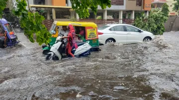 Heavy rain predicted in Delhi NCR IMD orange alert cyclone Tauktae आज दिल्ली NCR में दिखाई देगा 'टाउ- India TV Hindi