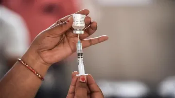 बच्चों के लिये कोविड टीकों की उपलब्धता से स्कूलों को फिर खोलने का रास्ता मिलेगा: एम्स प्रमुख - India TV Hindi