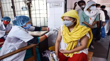Over 31 lakh vaccinee doses administered on Monday; total crosses 23.5 crore- India TV Hindi