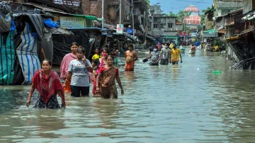 Cyclone Yaas: Over 76,000 people submit applications for Bengal govt's aid- India TV Hindi