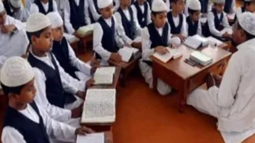 Madarsa student Yogi govt planning mobile app for studies मदरसा छात्रों के लिए बड़ा प्लान बना रही है- India TV Hindi