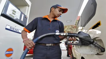 Petrol, diesel sales drop in May on COVID-19 lockdowns- India TV Paisa