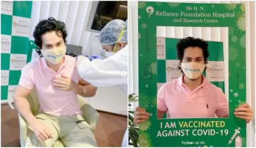 Varun Dhawan gets coronavirus vaccine first dose says Do not be a prick go get the prick- India TV Hindi