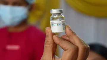 When Covid Vaccine for kids will be approved बच्चों की वैक्सीन अगले महीने? BJP संसदीय दल की बैठक में- India TV Hindi