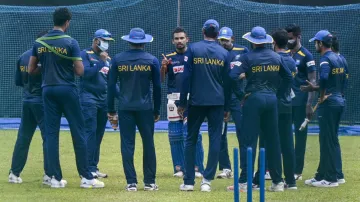 Sri Lankan coach got players trained by wearing PPE kit, video went viral- India TV Hindi