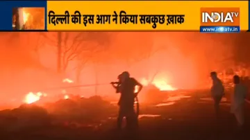 Fire in PVC market of Tikri Kalan of Mundka in Delhi दिल्ली के टिकरी कलां इलाके में खुले गोदाम में भ- India TV Hindi