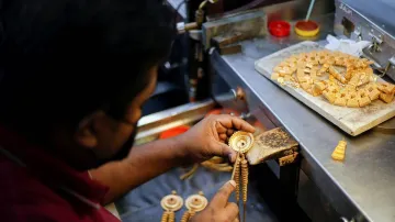 India's gold demand up 19 pc in Apr-Jun qtr at 76 tonne- India TV Paisa