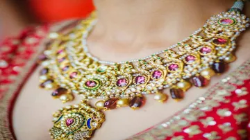 World Gold Council, GJEPC ink pact to promote gold jewellery in India- India TV Paisa