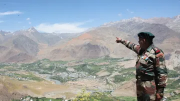 Kargil: "मैंने 22 साल पहले 17 गोलियां खाकर वो पहाड़ी देश के लिए वापिस हासिल की थी"- India TV Hindi