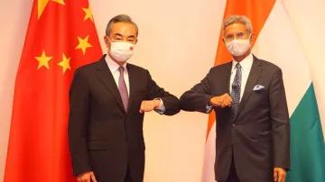 Jaishankar meets China's Wang Yi, says unilateral change of status quo along LAC not acceptable to I- India TV Hindi