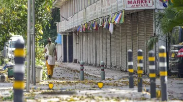 कनॉट प्लेस की जनपथ मार्किट अगले आदेश तक बंद, कोरोना गाइडलाइंस के उल्लंघन के बाद कार्रवाई- India TV Hindi