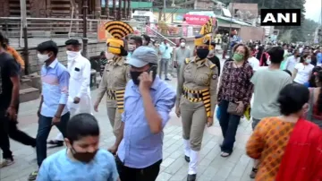 <p>मनाली में पर्यटकों...- India TV Hindi