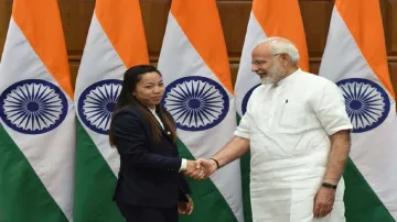 Mirabai Chanu wins Silver medal in Tokyo Olympics PM Modi Congrats मीराबाई चानू ने दिलाया पहला मेडल,- India TV Hindi