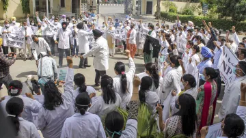 पंजाब के सरकारी डॉक्टरों ने 12 से 14 जुलाई तक हड़ताल का आह्वान किया- India TV Hindi