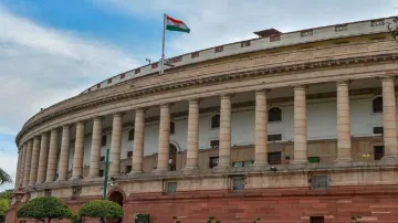 संसद का मानसून सत्र: सरकार ने 18 जुलाई को बुलाई सर्वदलीय बैठक - India TV Hindi