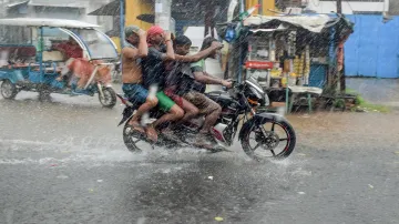 मध्य प्रदेश में 11 जिलों में भारी बारिश के लिए ‘यलो अलर्ट’ जारी- India TV Hindi