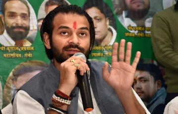 Tej Pratap Yadav declares himself as second Lalu Yadav, creates Facebook page with this name- India TV Hindi