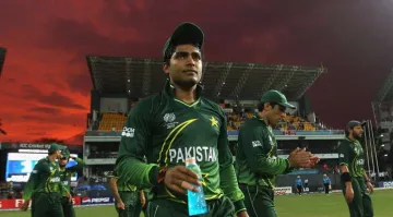 Umar Akmal apologize And Said Pakistan's image was damaged because of me- India TV Hindi