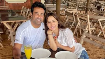 <p>leander paes and kim sharma are dating, these adorable...- India TV Hindi
