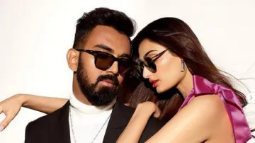 <p>kl rahul's partner athiya shetty travelled to england...- India TV Hindi