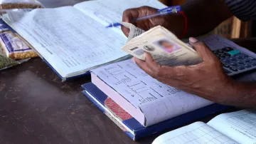 Uttar Pradesh: 94 lakh fake ration cards canceled in 3 years, 92% cards linked with Aadhaar- India TV Hindi