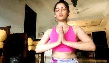 yami gautam meditation shares photo on instagram wrote at peace- India TV Hindi